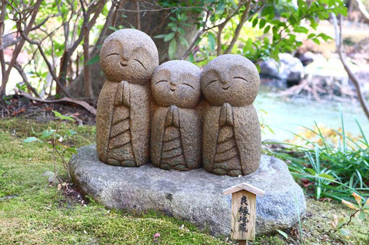 The Sad Story Behind Japan’s Jizō Statues: Guardians of Lost Souls and Silent Grief