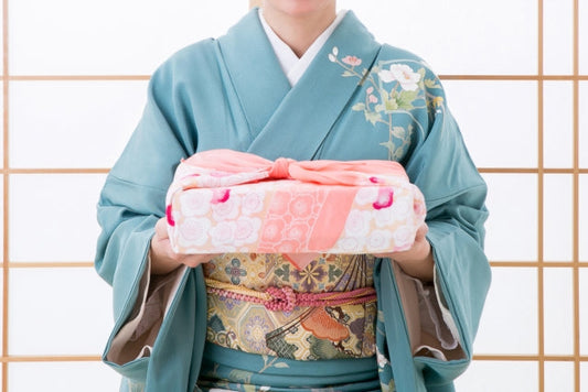 Gift-Giving in Japan: a Ritual with hidden Meaning