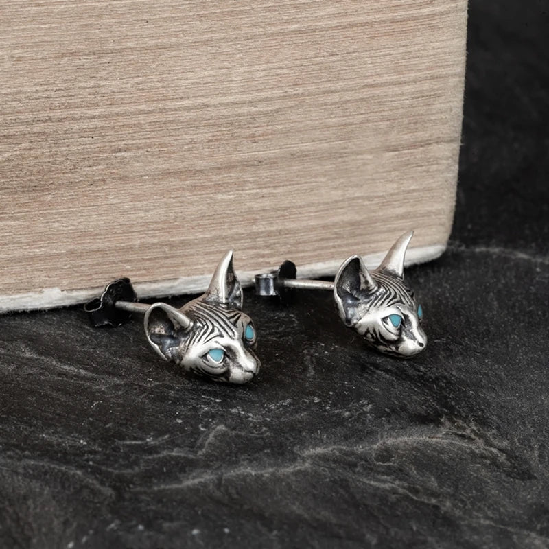 Blue Eyes Cat Stud Earrings in 925 Sterling Silver