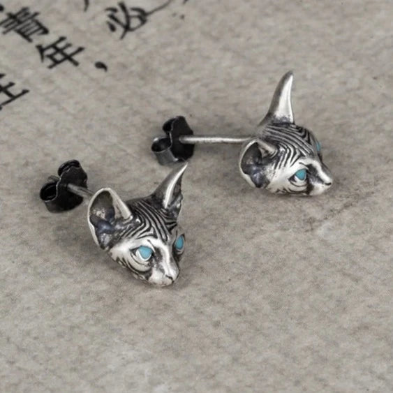 Blue Eyes Cat Stud Earrings in 925 Sterling Silver